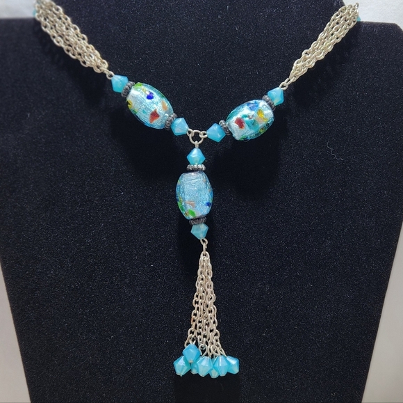 Elegant Blue and Silver Necklace with Y-Shape Design - Picture 3 of 5